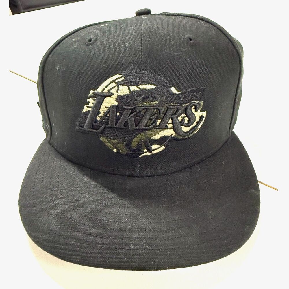 Los Angeles Lakers New Era 9FIFTY Black & Camo Armed Forces embroidered logo cap